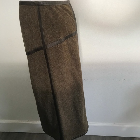 Wool skirt with leather trim - Picture 5 of 8